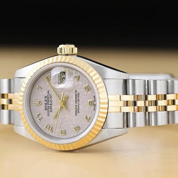 Sale! Ladies Rolex 18kt Datejust New Condition Watch With Box - Picture 3 of 8